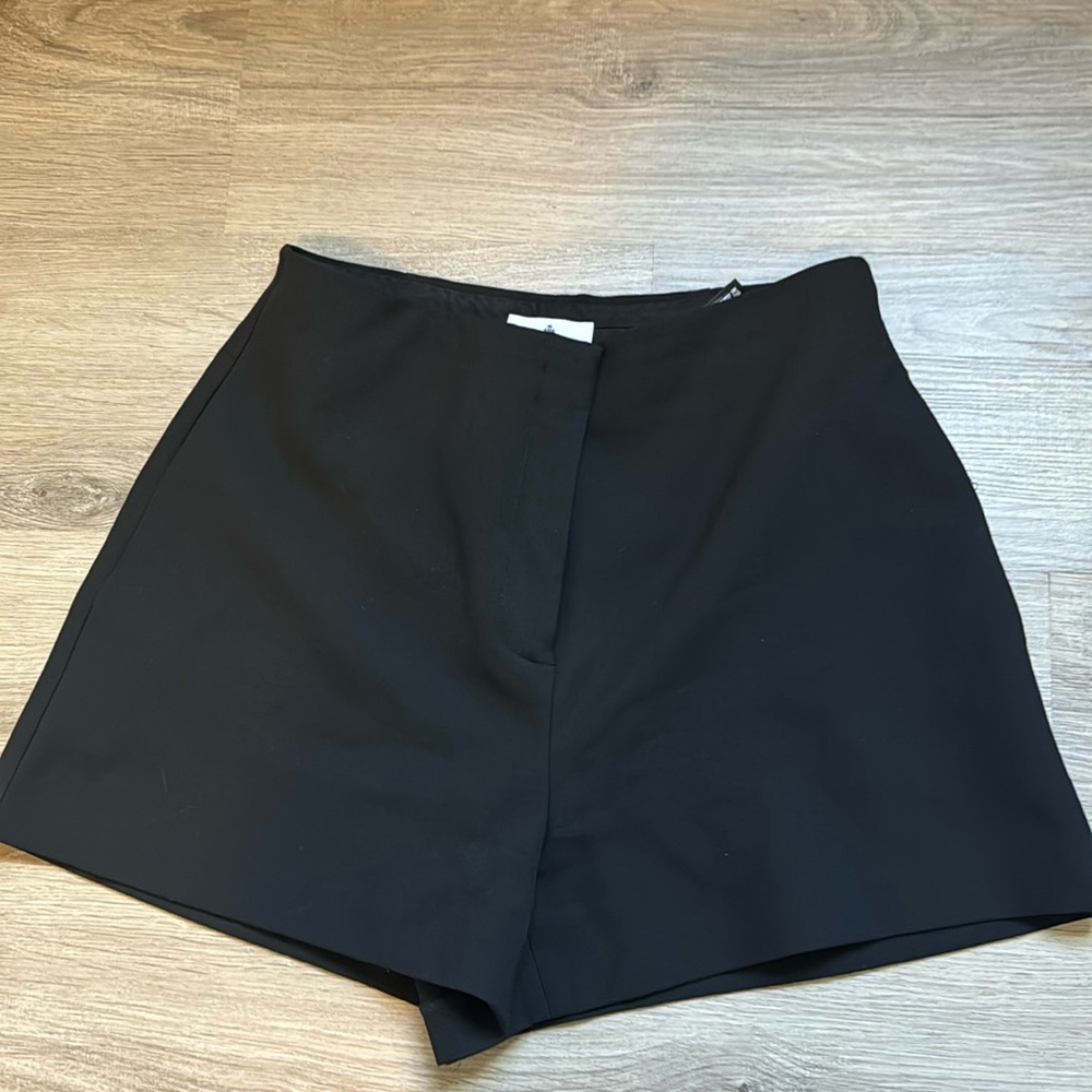 Aritzia Babaton dress shorts